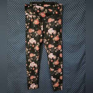 SO - Women's Black Athletic Leggings With Lavender Floral Details. Size - M